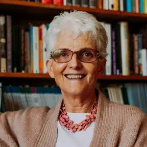 E145 - Surviving a Cult (part 2 of 2 w/ Gillie Jenkinson) thumbnail